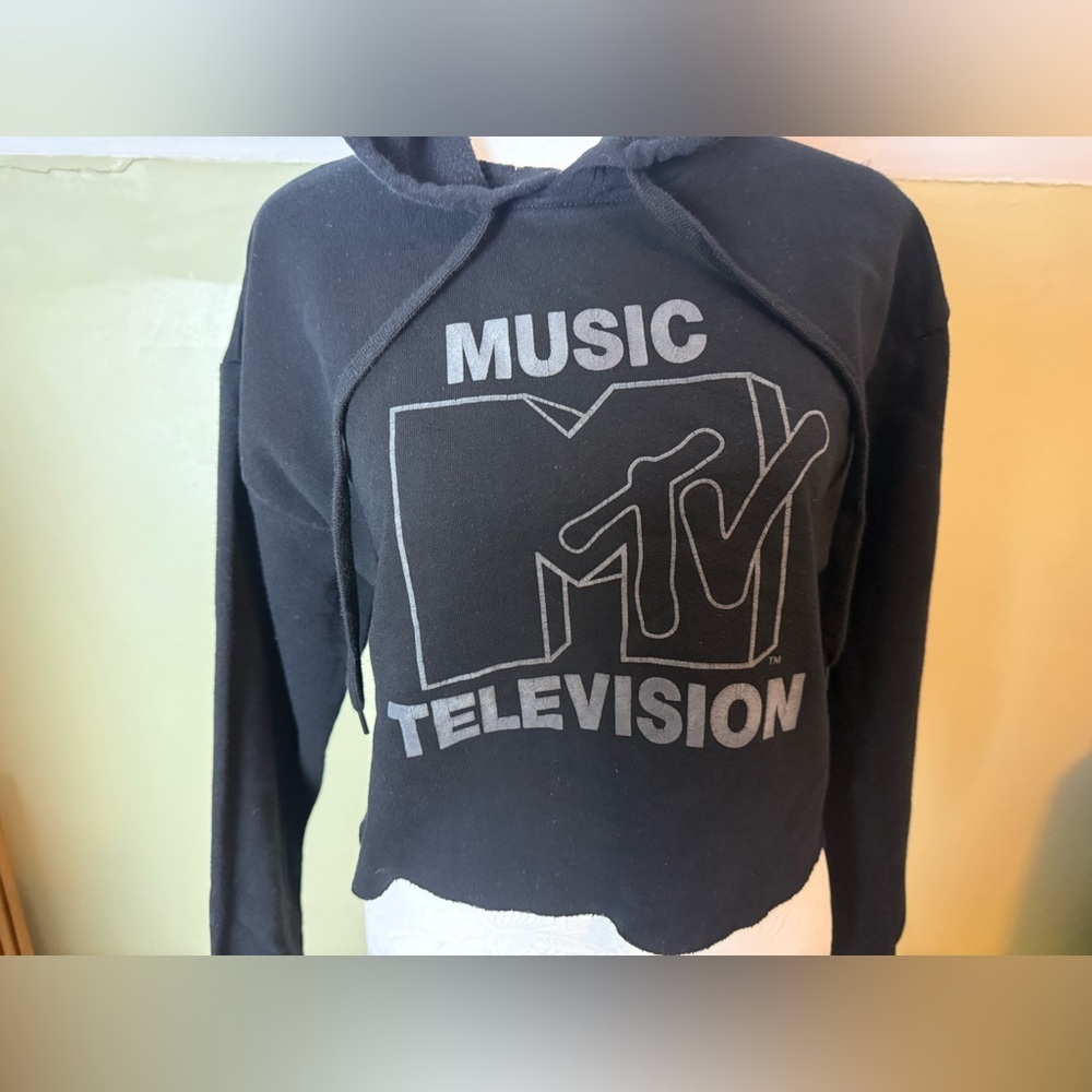 Cropped MTV Logo Black Hoodie - Picture 2 of 3